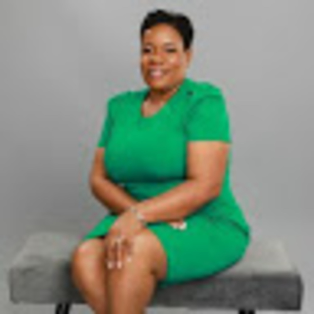 Meet your Posher, Lenora